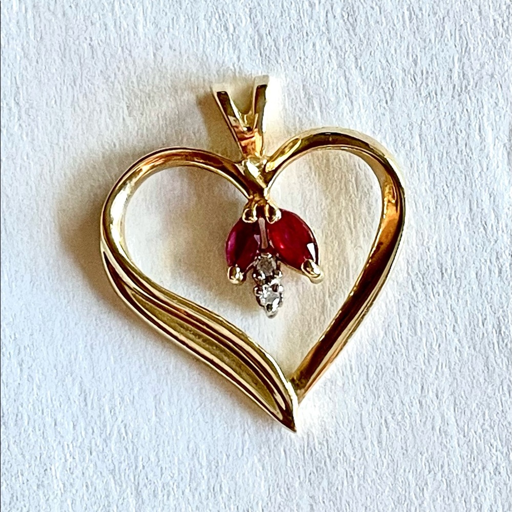 Cute Vintage 10K Solid Yellow Gold Ruby & Diamond Heart Pendant – Signed ADI